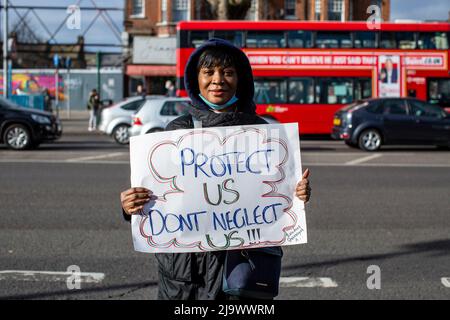 I noleggiatori privati a Londra protestano contro la richiesta che le loro case siano nuovamente al sicuro, pericoli come la muffa , causando gravi problemi di salute per la res Foto Stock