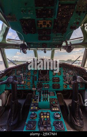 Budapest, Ungheria - 09 02 2021: Pozzetto del Tupolev Tu-154B all'Aeropark un museo dell'aviazione all'aperto a Budapest. Foto Stock