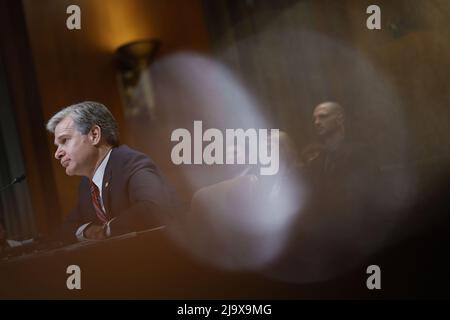 Washington, Stati Uniti. 25th maggio 2022. Christopher Wray, direttore del Federal Bureau of Investigation (FBI), durante un'audizione della sottocommissione degli stanziamenti del Senato a Washington, DC mercoledì 25 maggio 2022. Foto di Ting Shen/UPI Credit: UPI/Alamy Live News Foto Stock