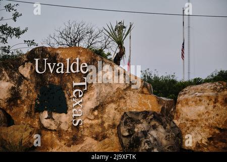 Uvalde, Texas, Stati Uniti. 25th maggio 2022. Aspetto della zona intorno a Uvalde, nei giorni delle riprese di massa che si sono verificate il 25 maggio 2022 con un costo nella vita di 19 bambini e due adulti. (Credit Image: © Carlos Escalona/ZUMA Press Wire) Credit: ZUMA Press, Inc./Alamy Live News Foto Stock