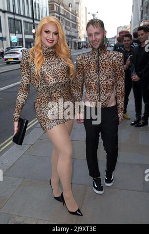 Alyssa, Memoirs of a Queen - spettacolo di gala al Vaudeville Theatre, The Strand, Londra - Arrivi con: Cheryl Hole dove: Londra, Regno Unito quando: 10 giu 2021 credito: Mario Mitsis/WENN Foto Stock