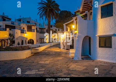 Vista di Binibeca Vell al tramonto, Binibeca Vell, Minorca, Isole Baleari, Spagna, Europa Foto Stock