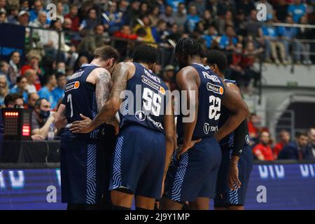 San Pietroburgo, Russia. 25th maggio 2022. I giocatori di Zenit hanno visto durante la terza finale della partita di pallacanestro della VTB United League tra Zenit e CSKA alla Sibur Arena. Punteggio finale; Zenit San Pietroburgo 93:7 CSKA Mosca. (Foto di Kashkkkovskij/Sipa USA) Credit: Sipa USA/Alamy Live News Foto Stock