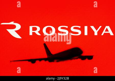 Brasile. 25th maggio 2022. In questa foto raffigurante il logo di Rossiya visto sullo sfondo di una silhouette di un aereo Airbus A380. Credit: SOPA Images Limited/Alamy Live News Foto Stock