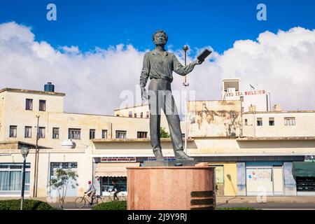 Statua dello scrittore russo Alexander Pushkin nella piazza centrale Foto Stock