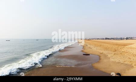 INDIA, TAMILNADU, CHENNAI, marzo 2022, gente a Marina Beach Foto Stock