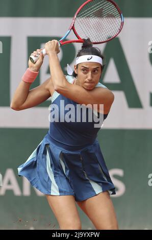 Caroline Garcia di Francia durante il giorno 4 del French Open 2022, un torneo di tennis Grand Slam il 25 maggio 2022 allo stadio Roland-Garros di Parigi, Francia - Foto: Jean Catuffe/DPPI/LiveMedia Foto Stock