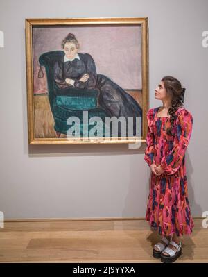 Londra UK 26 Maggio 2022 Marie Helene Holmboe 1898 una delle più importanti collezioni di dipinti dell'artista norvegese Edvard Munch presentata per la prima volta nel Regno Unito alla Courtauld Gallery 27 Maggio – 4 Settembre 2022, Londra Paul Quezada-Neiman/Alamy Live News Foto Stock