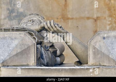 Mano nella mano, la tomba del re João i e della regina Filipa de Lencatre, Batalha, Portogallo Foto Stock