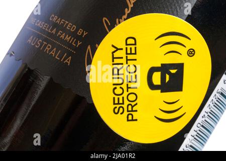 Etichetta adesiva protetta di sicurezza sulla bottiglia di vino rosso australiano Jammy Red Roo Yellow Tail Jammy Foto Stock