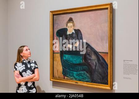 Londra, Regno Unito. 26th maggio 2022. Marie Helen Holmboe, 1898 - The Morgan Stanley Exhibition: Edvard Munch. Capolavori di Bergen alla Galleria Courtauld. Riunisce 18 dipinti seminali dal KODE Bergen Art Museum, Norvegia e si svolge dal 27 maggio al 4 settembre 2022 Credit: Guy Bell/Alamy Live News Foto Stock