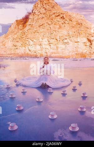 Bella donna su ghiaccio in inverno Foto Stock