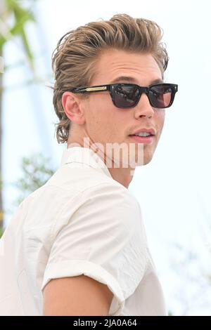 Austin Butler partecipa alla fotocall del film Elvis durante il Festival del cinema di Cannes 75th a Cannes, Francia, il 26 maggio 2022. Foto di Julien Reynaud/APS-Medias/ABACAPRESSS.COM Foto Stock