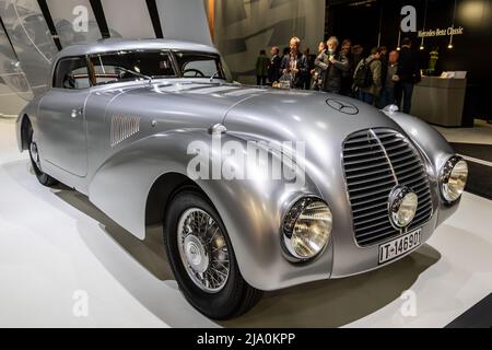 1938 Mercedes Benz 540K Stromlinienwagen W29 classic car presentata al Techno classica Essen Car Show. Germania - 6 aprile 2017 Foto Stock