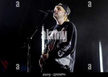 Italia 8 Maggio 2022 5 secondi d'estate - Take My Hand World Tour Live at Carroponte Milano © Andrea Ripamonti / Alamy Foto Stock