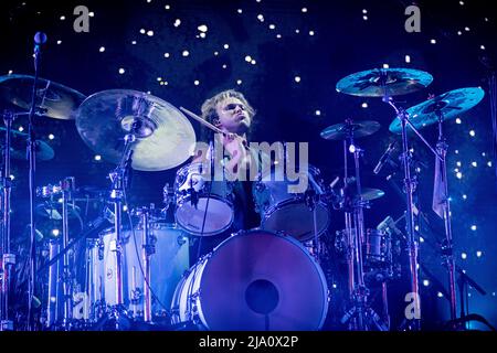 Italia 8 Maggio 2022 5 secondi d'estate - Take My Hand World Tour Live at Carroponte Milano © Andrea Ripamonti / Alamy Foto Stock