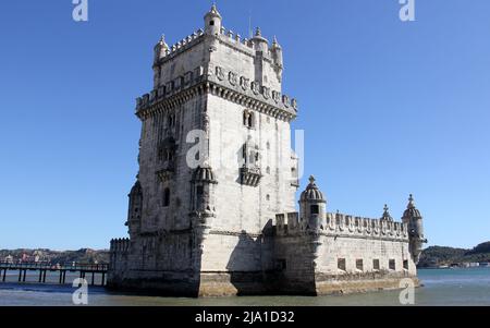 Torre di Belem, fortificazione del 16th secolo che serviva come porta cerimoniale per Lisbona, Belem, Lisbona, Portogallo Foto Stock