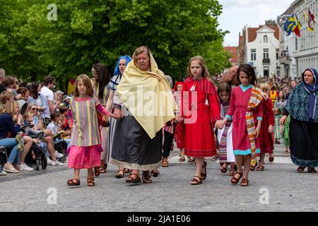 L'illustrazione raffigura l'evento della Processione del Sacro sangue (Heilige Bloedprocessie - Processione Saint-Sang), giovedì 26 maggio 2022 a Brugge. Durante Foto Stock