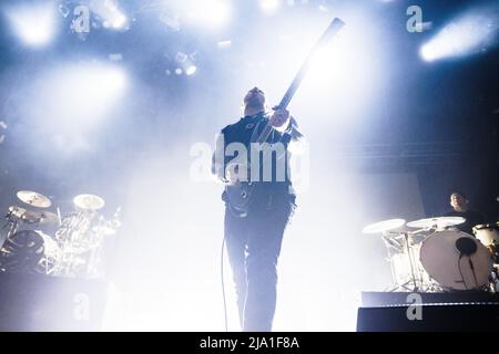 Tilburg, Paesi Bassi. 22nd, Aprile 2022. James Kent (nella foto) e Johannes Persson suonano un concerto dal vivo durante il festival musicale olandese Roadburn Festival 2022 a Tilburg. (Photo credit: Gonzales Photo - Peter Troest). Foto Stock