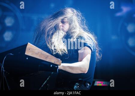 Tilburg, Paesi Bassi. 22nd, Aprile 2022. James Kent e Johannes Persson (nella foto) eseguono un concerto dal vivo durante il festival musicale olandese Roadburn Festival 2022 a Tilburg. (Photo credit: Gonzales Photo - Peter Troest). Foto Stock