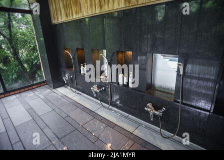 Il Kayotei, situato a Yamanaka Onsen, è considerato uno dei quattro migliori ryokan in Giappone. Foto Stock