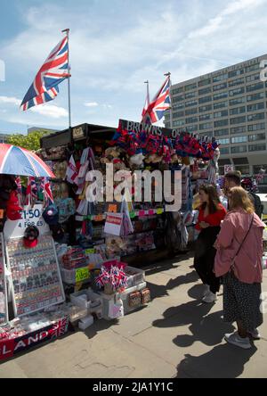 Souvenir Stall Westminster Bridge Londra Foto Stock