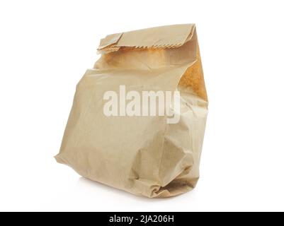 Sacchetto di carta isolato su sfondo bianco. Borsa per prodotti alimentari ecologici Foto Stock