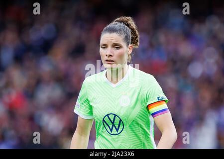 BARCELLONA - Apr 22: Dominique Bloodworth Janssen in azione durante la partita della UEFA Women's Champions League tra il FC Barcelona e la VfL Wolfsburg al Th Foto Stock