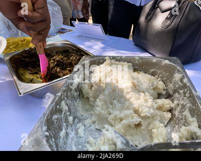 Cibo Camerooniano fufu, Eru e Garri Foto Stock