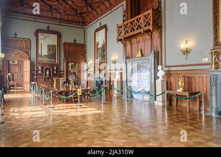 Alupka, Crimea - 19 marzo 2021: Sala da pranzo a Palazzo Vorontsov Foto Stock