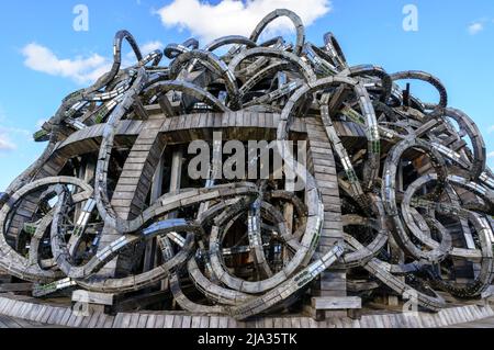 Nikola-Lenivec, Russia - 16 settembre 2017: Sculture in legno nel Parco Nazionale Nikola Lenivets, Regione Kaluga, Russia. Foto Stock