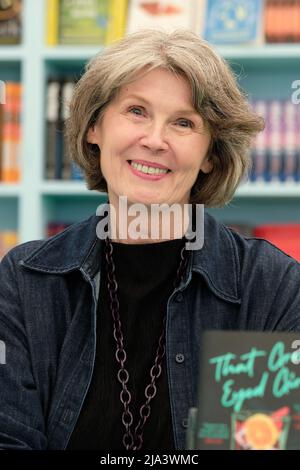 Hay Festival, Hay on Wye, Wales, UK - Venerdì 27th maggio 2022 - autore Julie Owen Moylan durante il secondo giorno di quest'anno Hay Festival. Credit: Steven May/Alamy Live News Foto Stock
