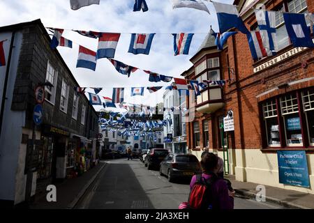 Padstow dopo le celebrazioni del Mayday Cornovaglia Inghilterra uk Foto Stock