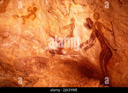 Famosi dipinti rupestri preistorici di Tassili N'Ajjer, Algeria, Nord Africa 1973 Foto Stock