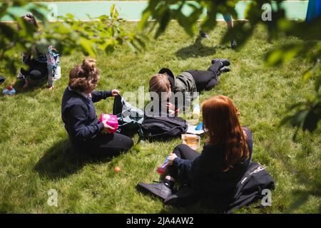 Hay-on-Wye, Galles, Regno Unito. 27th maggio 2022. Atmosfera generale del Festival Hay 2022 in Galles. Credit: Sam Hardwick/Alamy. Foto Stock