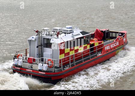 TANNER è un nuovo motoscafo per la London Fire Brigade e si trova a Lambeth, sul Tamigi, a Londra Foto Stock