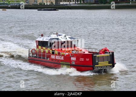 TANNER è un nuovo motoscafo per la London Fire Brigade e si trova a Lambeth, sul Tamigi, a Londra Foto Stock