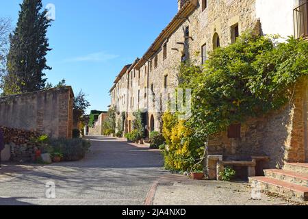 Strade di Monell, Girona Catalogna Spagna Foto Stock