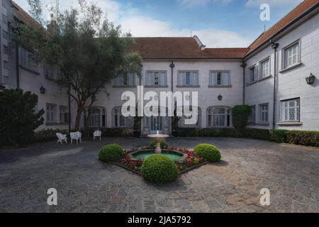 Boa Vista Palace Courtyard - residenza invernale del governatore di San Paolo - Campos do Jordao, San Paolo, Brasile Foto Stock