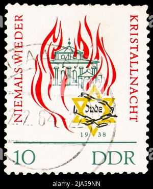 MOSCA, RUSSIA - 14 MAGGIO 2022: Francobollo stampato in Germania mostra Kristallnacht, circa 1963 Foto Stock