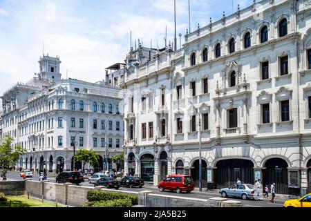 Edifici coloniali in Plaza San Martin, Lima, Perù. Foto Stock