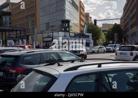 Berlino, Germania. 27th maggio 2022. Potsdamer Platz, piazza pubblica e incrocio stradale nel centro di Berlino, il 27 maggio 2022. (Foto di Michael Kuenne/PRESSCOV/Sipa USA) Credit: Sipa USA/Alamy Live News Foto Stock