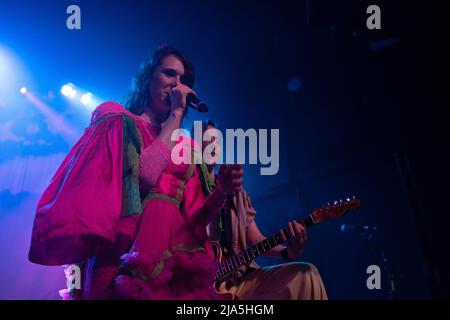 Nottingham, Regno Unito, 27th maggio 2022, la cantante/cantautore britannico Kate Nash suona alle sale di salvataggio di Nottingham come parte del suo tour britannico del 2022 Credit Paul Smith/Alamy Live News Foto Stock