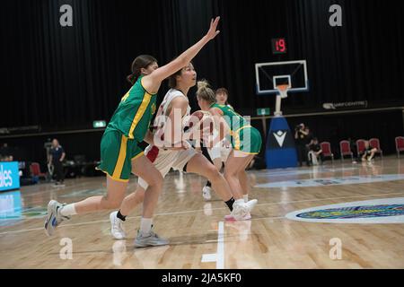 Sydney Olympic Park, Australia. 27th maggio 2022. Nanako Todo of Japan Women's Basketball Team visto durante il gioco 1 della amichevole International Women Series match tra l'Australia Women's Basketball Team contro il Giappone Women's Basketball Team presso il Quay Center. Punteggio finale; Australia 70:66 Giappone. Credit: SOPA Images Limited/Alamy Live News Foto Stock