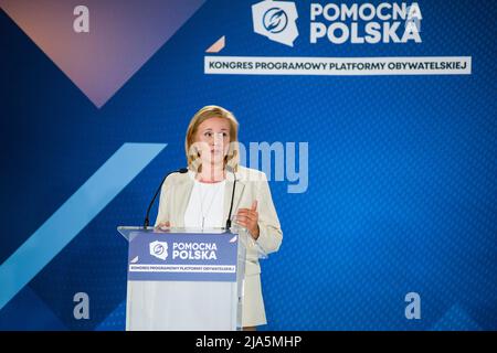 Varsavia, Polonia. 27th maggio 2022. Magdalena Filiks, deputato e membro della piattaforma Civica parla durante il convegno. La convenzione della piattaforma Civica (Platforma Obywatelska PO) - il più grande partito di opposizione in Polonia ha tenuto una convenzione con il titolo "utile Polonia". Il tema principale era l'inflazione galoppante e il deterioramento delle condizioni di vita dei cittadini medi. Il convegno è stato presieduto da Donald Tusk - il presidente della piattaforma Civica ed ex primo ministro. Credit: SOPA Images Limited/Alamy Live News Foto Stock