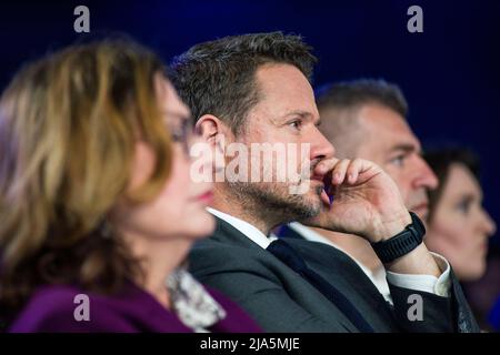 Varsavia, Polonia. 27th maggio 2022. Rafal Trzaskowski, sindaco di Varsavia e membro della piattaforma Civica è visto durante il convegno. La convenzione della piattaforma Civica (Platforma Obywatelska PO) - il più grande partito di opposizione in Polonia ha tenuto una convenzione con il titolo "utile Polonia". Il tema principale era l'inflazione galoppante e il deterioramento delle condizioni di vita dei cittadini medi. Il convegno è stato presieduto da Donald Tusk - il presidente della piattaforma Civica ed ex primo ministro. Credit: SOPA Images Limited/Alamy Live News Foto Stock