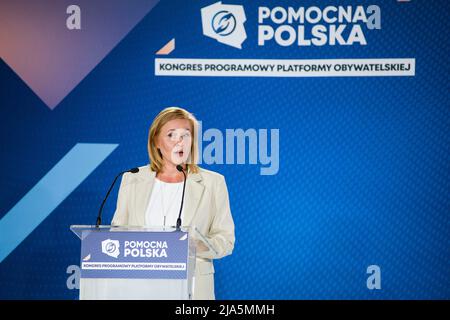 Varsavia, Polonia. 27th maggio 2022. Magdalena Filiks, deputato e membro della piattaforma Civica parla durante il convegno. La convenzione della piattaforma Civica (Platforma Obywatelska PO) - il più grande partito di opposizione in Polonia ha tenuto una convenzione con il titolo "utile Polonia". Il tema principale era l'inflazione galoppante e il deterioramento delle condizioni di vita dei cittadini medi. Il convegno è stato presieduto da Donald Tusk - il presidente della piattaforma Civica ed ex primo ministro. Credit: SOPA Images Limited/Alamy Live News Foto Stock