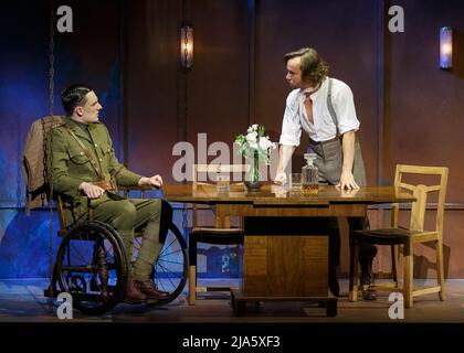 Photocall per il nuovo adattamento musicale dell’amante di Lady Chatterley tenuto al Teatro Shaftesbury, West End con: Sam Kipling, Michael Pickering dove: Londra, Regno Unito quando: 17 giu 2021 Credit: Mario Mitsis/WENN Foto Stock