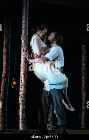 Photocall per il nuovo adattamento musicale dell’amante di Lady Chatterley tenuto al Teatro Shaftesbury, West End con: Michael Pickering, Georgia Lennon dove: Londra, Regno Unito quando: 17 giu 2021 Credit: Mario Mitsis/WENN Foto Stock