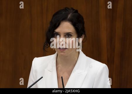 Il presidente in carica della Comunità di Madrid, Isabel Diaz Ayuso durante la prima sessione plenaria della sua investitura nell'Assemblea di Madrid, il 17 giugno 2021 a Madrid, Spagna, con: Isabel Diaz Ayuso dove: Madrid, Spagna quando: 17 giugno 2021 credito: Oscar Gonzalez/WENN Foto Stock